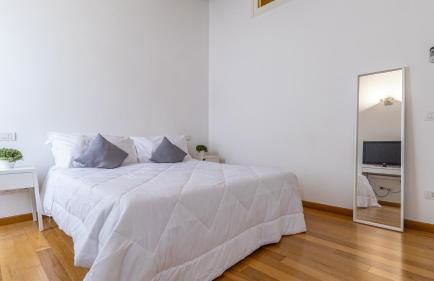 [Piazza Martiri]-In pieno centro sotto al Castello - Photo 2