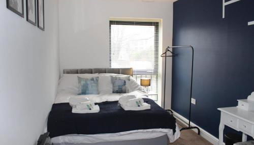 RestWorkPlayShortStays apartment, free parking and wifi, perfect for contractors, near to i54 park and city centre - Foto 5
