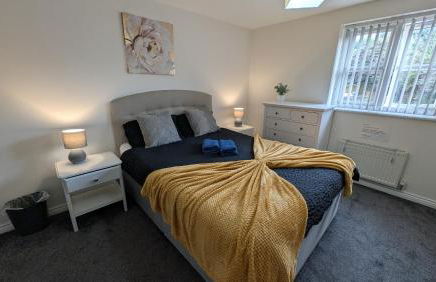 Large Modern House with Private Parking - Foto 124