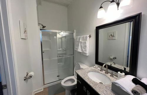 Bright & Comfy 5 star Location Large Deck Oasis - Foto 17