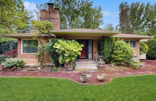 Historic SW Portland Sanctuary - Photo 1