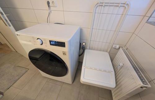 Apartment with AC, full kitchen, self check in, parking, 8 min to SAP campus, Wi Fi - Foto 26