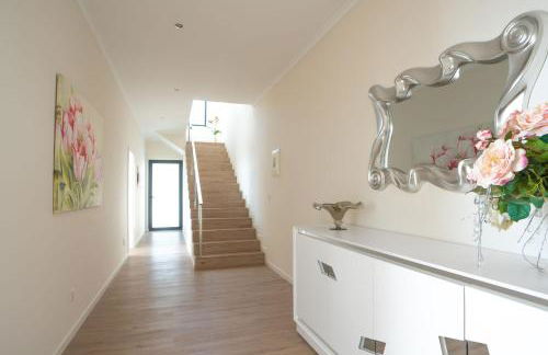 Villa La Perla by LovelyStay - Photo 44