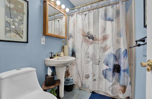 Lakefront Family Home, Kayaks, Hot Tub, Fireplace - Foto 26