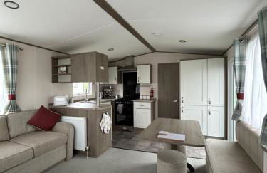 Delightful 2 bedroom Caravan, Pencnwc, New Quay - Photo 8