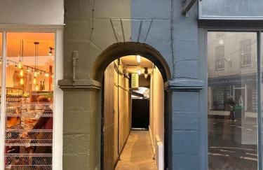 Boutique High Street Apartment In Crickhowell - Photo 44