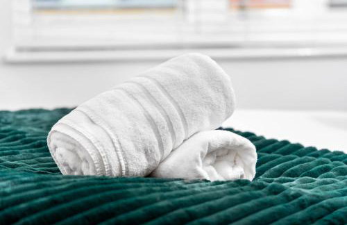 Mint drive 2 Beds With Secure Car Or Van Park w WiFi-Netflix No Deposit Required - Foto 12