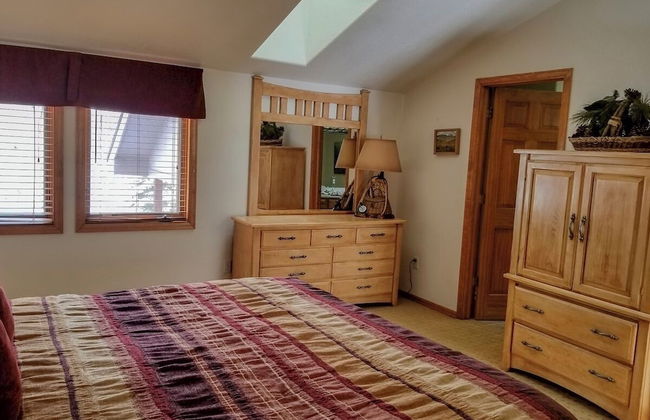 Cascade Three Bedroom Three Bath C03 - Photo 8