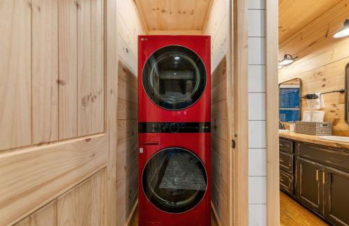 Family fun, romantic Hot Tub, Firepit, King Bed 15 min from Blue Ridge & Ellijay - Foto 34