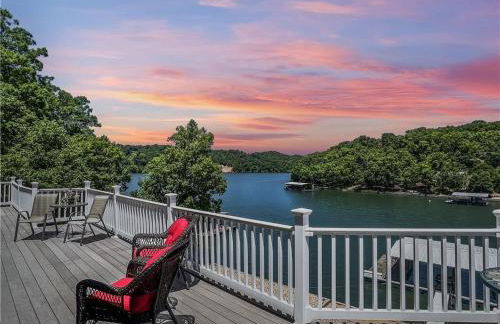 Amazing Vacation Home on the 56 MM, Dock, Water Toys, Fire Pit, 5 bedrooms/5 baths - Foto 7