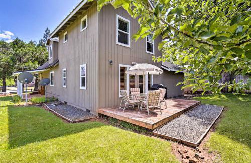 Cabin with Backyard Space - half Mi to Trinity Lake! - Foto 28