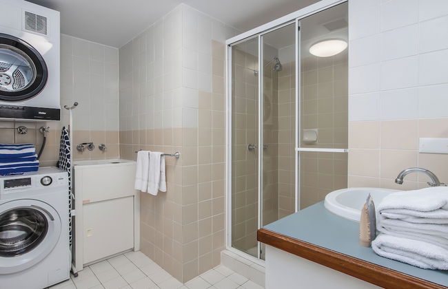 Marine Mirage - 2 Bedroom Apartment with Beachfront Vibes - Photo 13