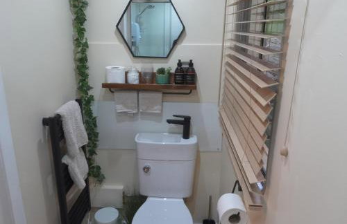 The Cabin, Stronua. A beautiful 1 bedroom cabin. - Foto 14