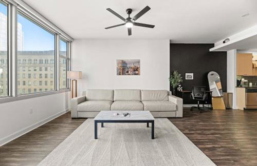 Modern Downtown Dallas City View High-Rise with Balcony, Gym, Pool, Free Parking 7th Floor - Foto 1