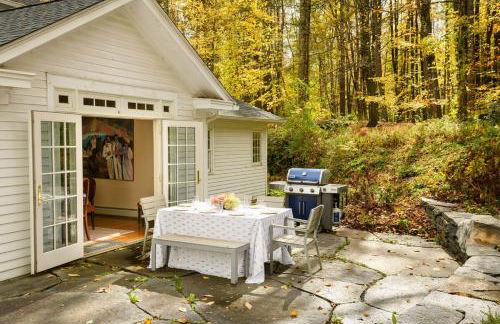 Elegant 7BR Estate with Pool & Hot Tub in Berkshires - Foto 46