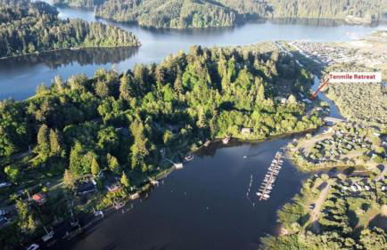 Cozy Waterfront Cottage with Hot Tub in Lakeside, Oregon - Foto 51
