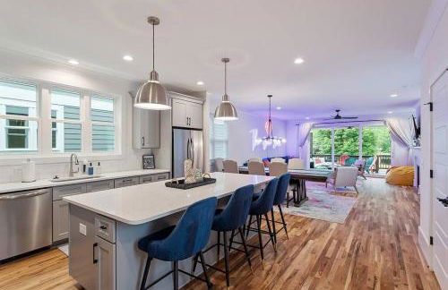 Home Near Lenovo Center and Carter Finley - Foto 11