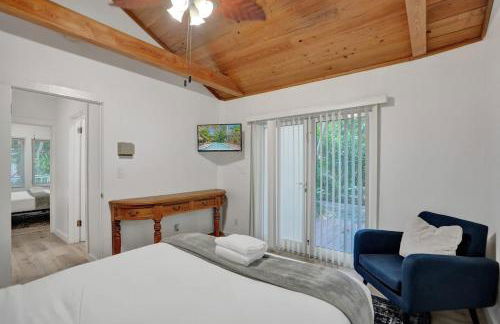 Tropical Oasis 2BR House w Pool - Foto 13