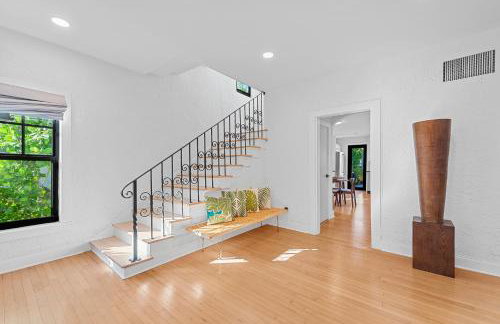 Sunny 4BR Getaway Pool & Private Guest Suite - Foto 20