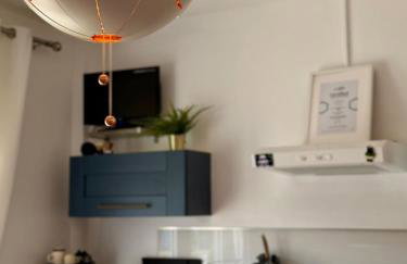 Forest Path luxury Studio Apartment with large bedroom bathroom and sauna Sleeps up to 4 - Photo 5