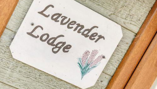 Lavender Lodge - Photo 3