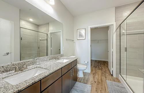 XL 1BR 2-King Beds Near Mayo Pool Gym Workspace - Foto 28