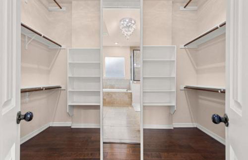 Randolph Central Location, 1-story, Chef Kitchen, Creekside - Foto 11