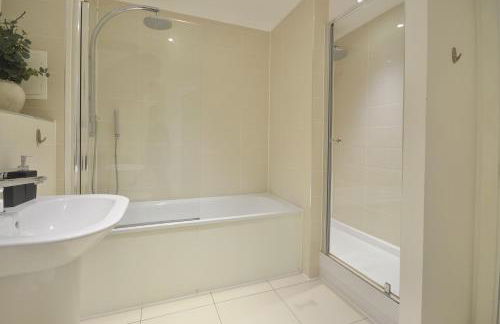 Modern 2 Bedroom Apartment Steps from Vauxhall St - Foto 7