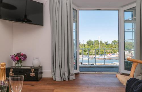 Shipwrights - Photo 7