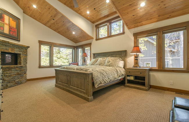 Sawtooth by Avantstay Spacious Pine Tree Cabin w/ Hot Tub - Foto 7