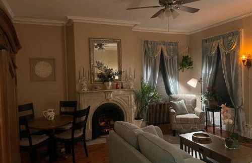 1 Br Private Victorian Apt in convenient City location on half acre sleeps 4 - Foto 10