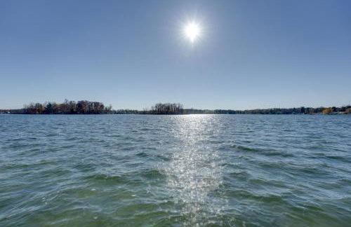 Lakeside Michigan Retreat with Boat Dock and Fireplace - Foto 35