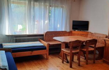 helle Souterrainwohnung nähe Flughafen, Landshut und München 1 bis 5 Personen - Foto 2