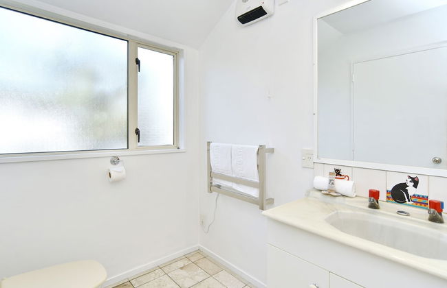 Moa Place - Christchurch Holiday Homes - Photo 42