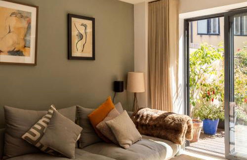 Stylish Family Home with Garden - Foto 7