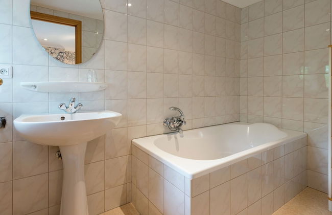 Holiday Home with Sauna, Garden, Terrace, BBQ & Fireplace - Photo 20