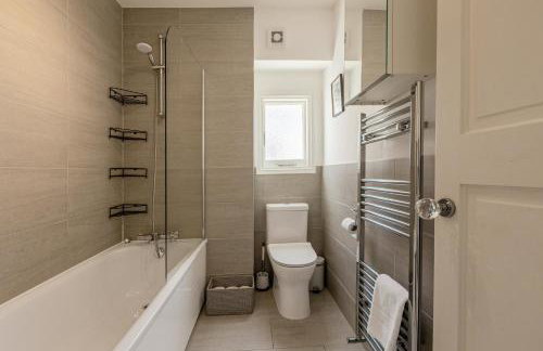 New! Cosy 2BR Victorian Flat, Mins to Tube - Foto 18