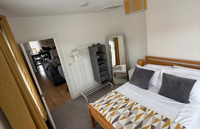 One Bedroom Flat, Sleeps 4, Balcony & Free Parking - Foto 6
