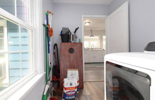 Dog Friendly Lakeside Escape with Hammock and Fire Pit - Foto 62