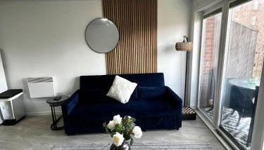 Serene 2-Bed Flat with Canal Views - Coop Live & Ethiad - Foto 2