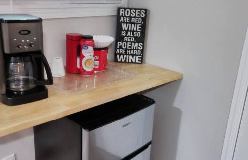 Guest House with Private Entrance- walk to Downtown Noblesville - Foto 8