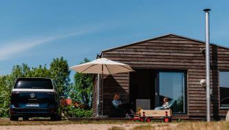 Moderne Ferienhäuser mit Kamin und Holzterrasse - 100 qm groß - Foto 1