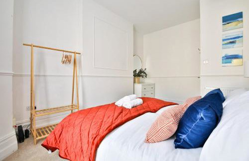 Beautifully Designed Flat with Full Amenities - Photo 42