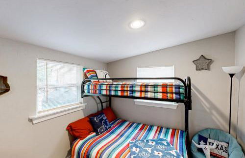 Play Room, Patio and Fire Pit! Cozy Kerrville Home - Foto 18