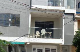 Apto no centro comercial de guriri, 2 garagens andar térreo - Foto 1