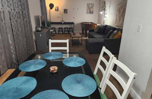 Beautiful 2-Bedroom Condo Near Universal and other Orlando Attractions, King Bed & Wi-Fi - Foto 8