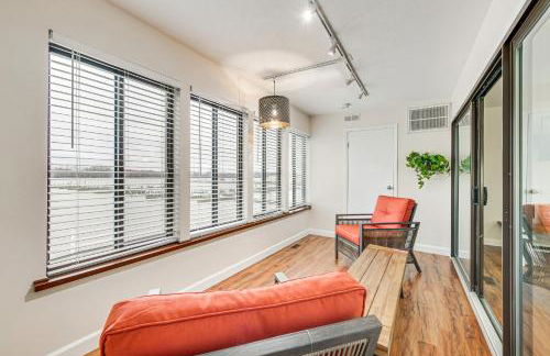 Lakefront Port Clinton Condo with Boat Dock and Slip! - Foto 2