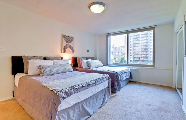 Elegant Apartments Near the Pentagon - Photo 20