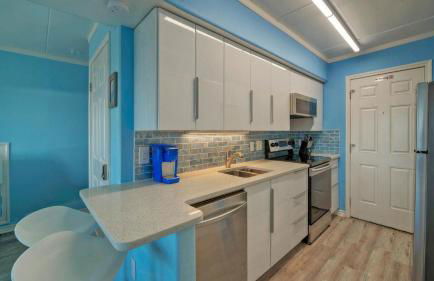 Oceanfront Condo w/ Private Balcony Pool + Tennis Bubbly Blew by Avantstay - Foto 10