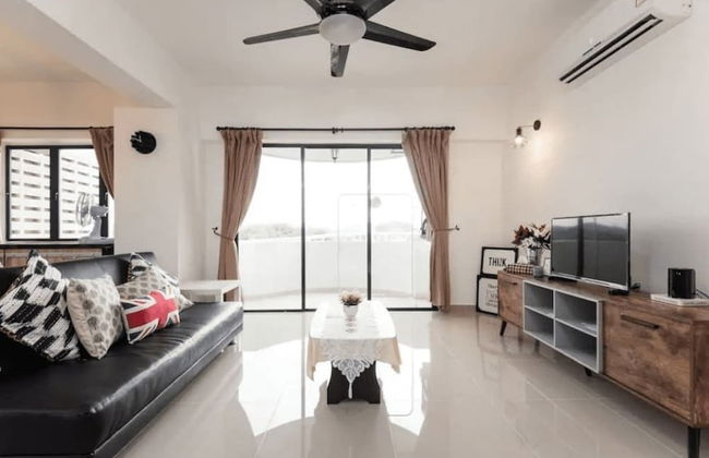 Desa Kiara Cozy Condo by SYNC - Photo 1